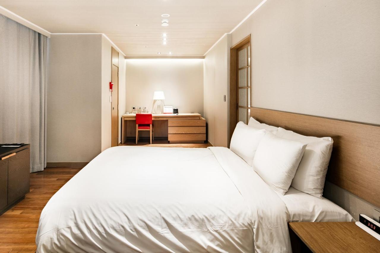 Ramada Hotel And Suites Seoul Namdaemun Экстерьер фото