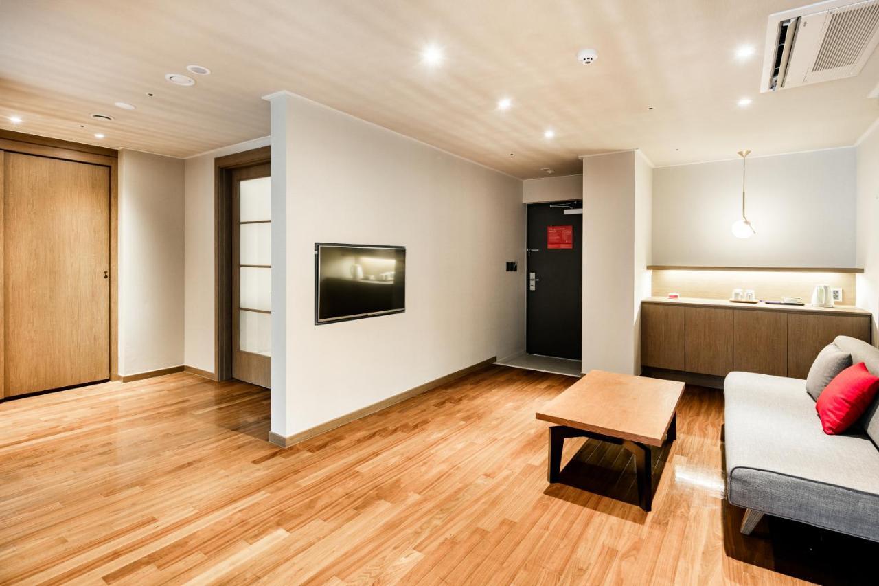 Ramada Hotel And Suites Seoul Namdaemun Экстерьер фото