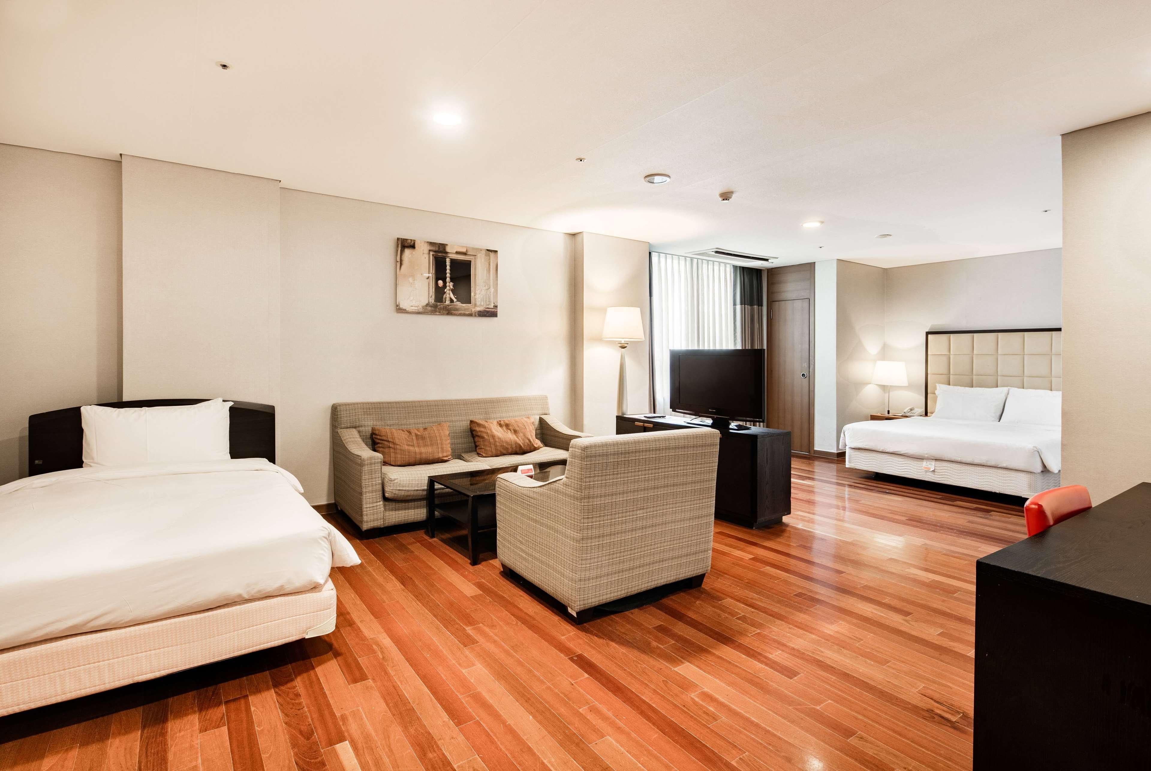 Ramada Hotel And Suites Seoul Namdaemun Экстерьер фото
