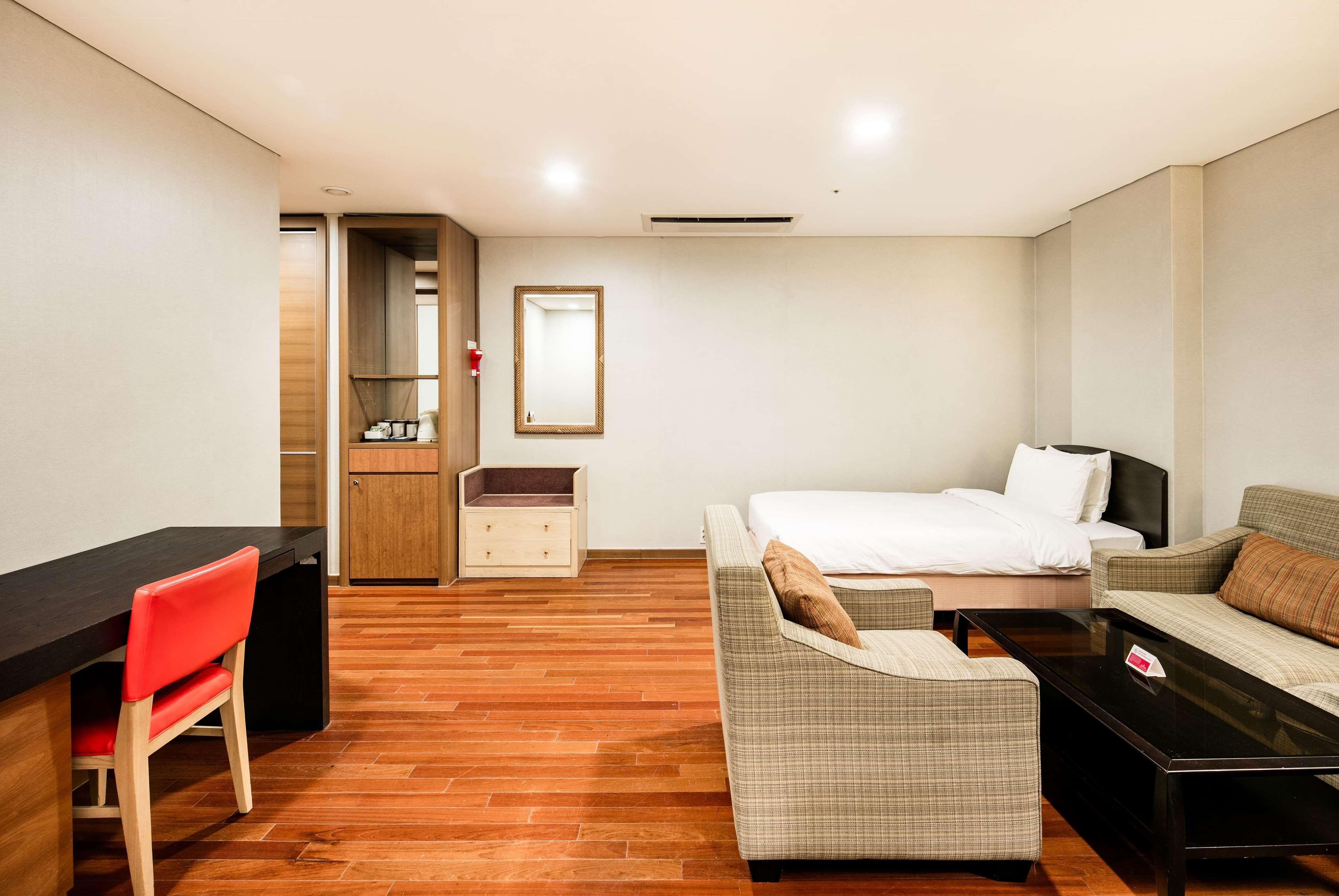 Ramada Hotel And Suites Seoul Namdaemun Экстерьер фото