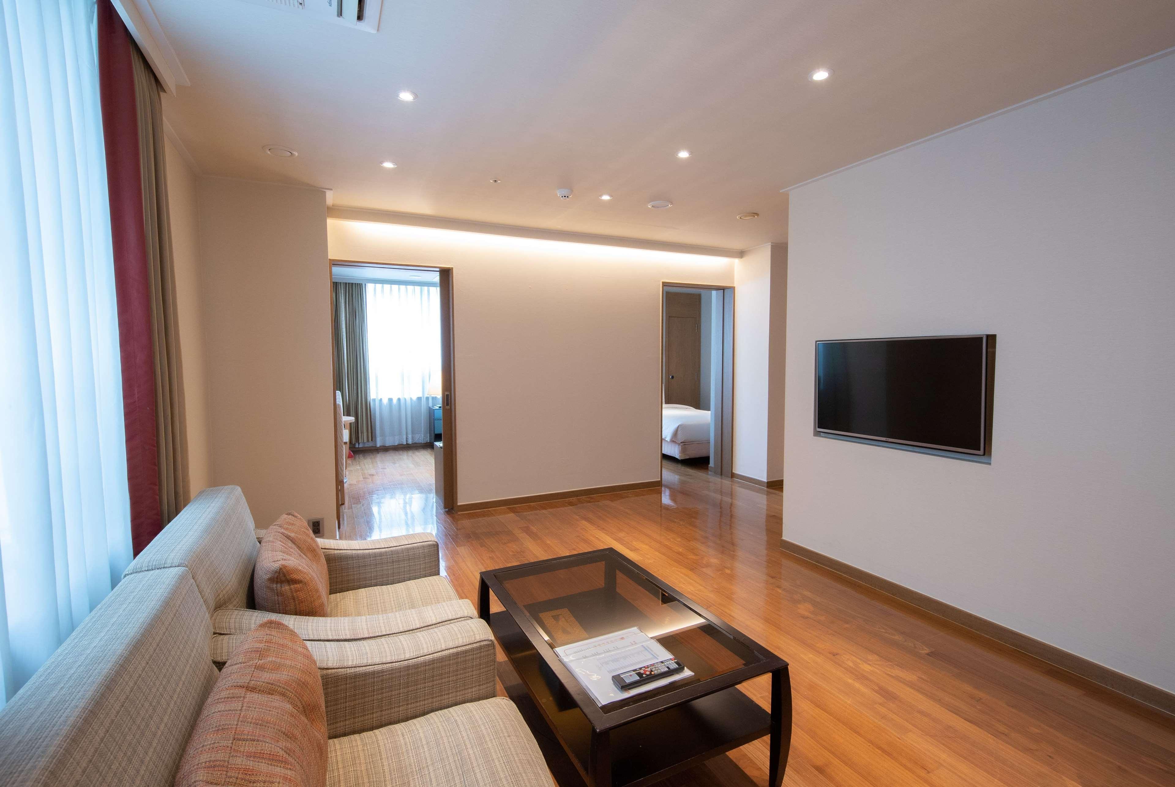 Ramada Hotel And Suites Seoul Namdaemun Экстерьер фото