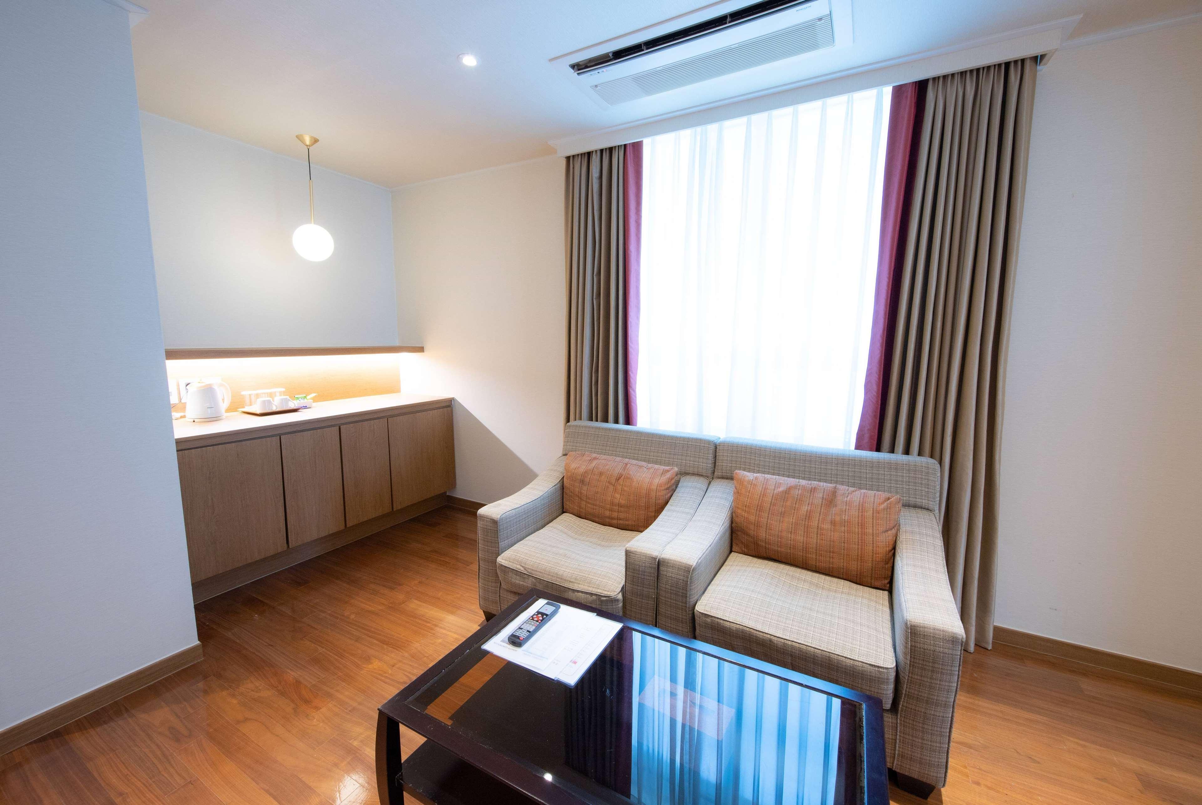 Ramada Hotel And Suites Seoul Namdaemun Экстерьер фото