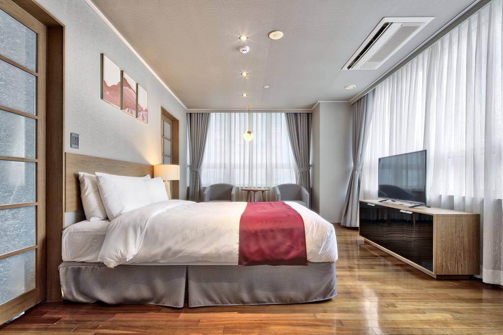 Ramada Hotel And Suites Seoul Namdaemun Экстерьер фото